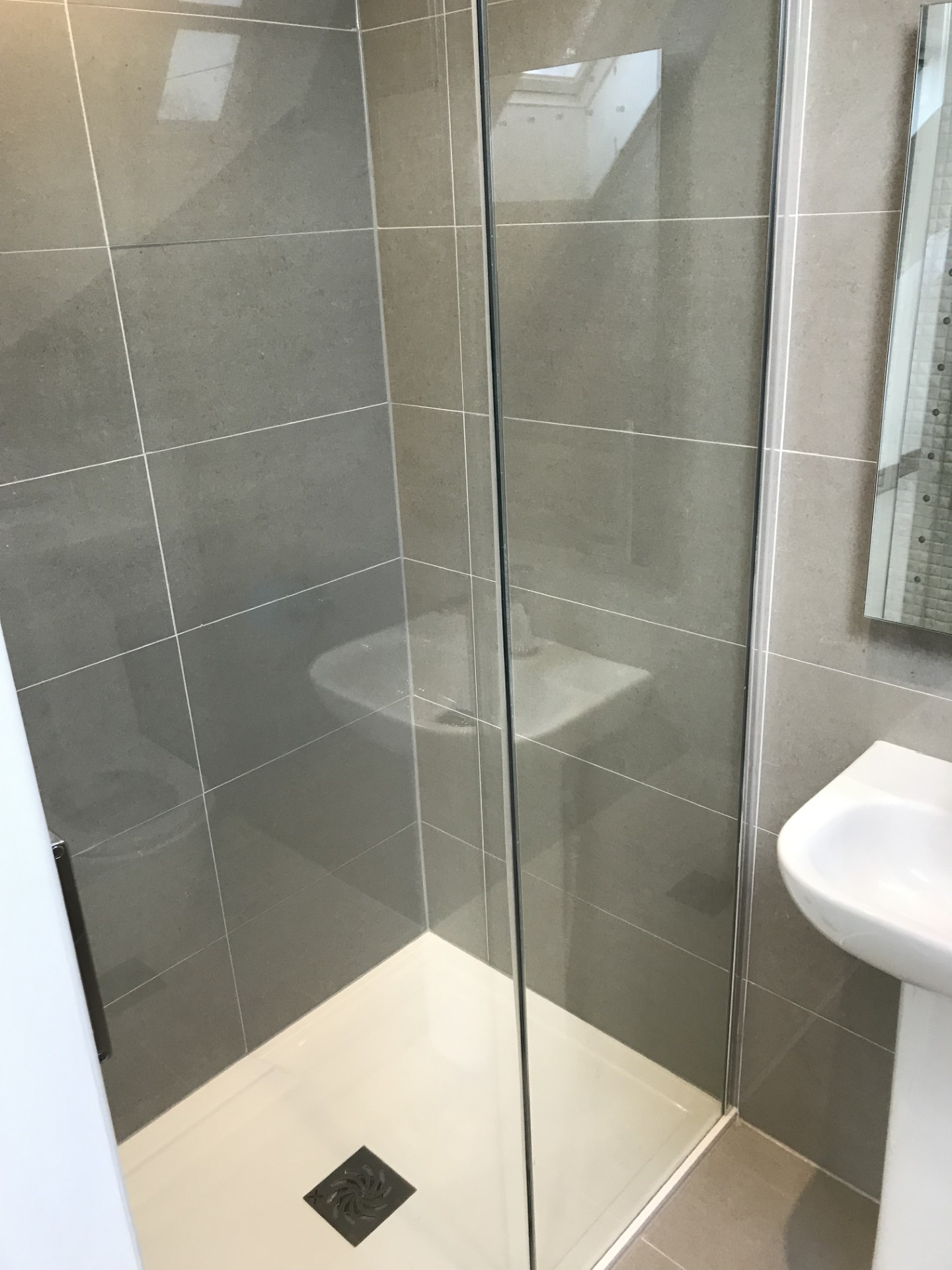 Shower installation